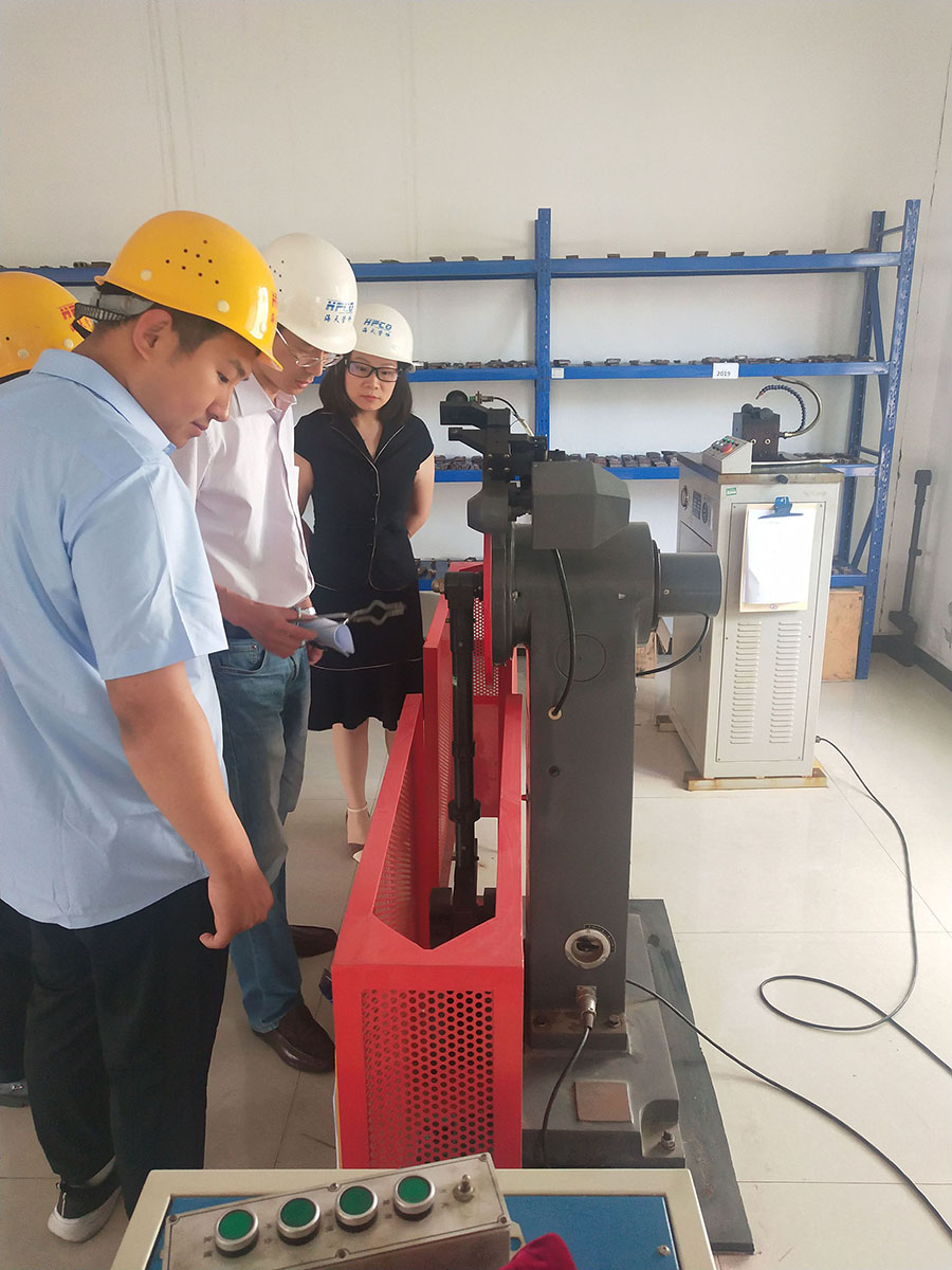 Representatives of ABS is inspecting our factory.(图1)